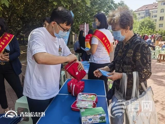 提升居民幸福感 金家?guī)X街道舉辦志愿服務公益市集