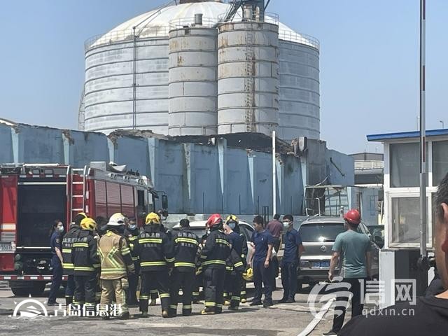 青島一閑置倉(cāng)庫(kù)起火 明火20分鐘被撲滅無人員傷亡
