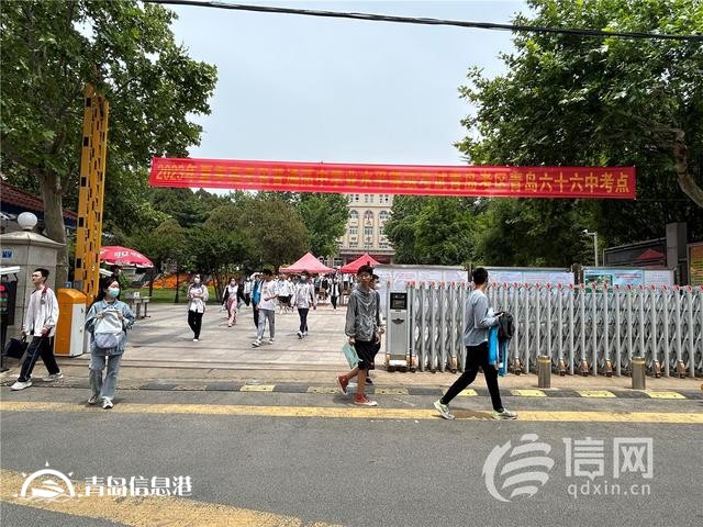 直擊高考：語文考試結(jié)束 考生分享心得感覺卷子不難