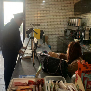 李園街道綜合行政執(zhí)法中隊(duì)：開展文旅市場(chǎng)規(guī)范經(jīng)營和安全生產(chǎn)專項(xiàng)執(zhí)法檢查 ... ...