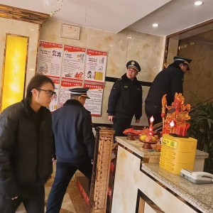 同和執(zhí)法中隊(duì)“信用+執(zhí)法”開展酒吧專項(xiàng)執(zhí)法檢查工作