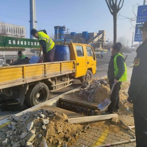 平度市東閣街道執(zhí)法中隊(duì)嚴(yán)查擅自挖掘城市道路，為市民出行保駕護(hù)航 ...