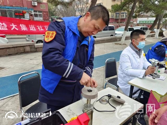 信新相映便民服務(wù)走進商丘路社區(qū) 人大代表心系居民暖人心