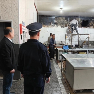 開展餐飲油煙整治聯(lián)合執(zhí)法，筑牢大氣環(huán)境“防護網(wǎng)”！