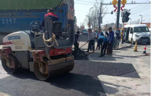 南村鎮(zhèn)修復(fù)道路破損，守護(hù)出行安全