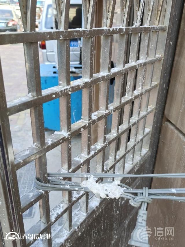 劇組撤離后未將現(xiàn)場人造雪打掃干凈 部分居民獲賠洗車費