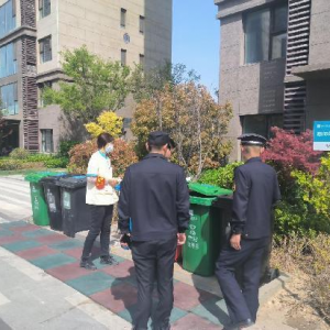 鳳臺中隊(duì)垃圾分類檢查：執(zhí)法護(hù)航，信用助力