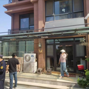 李園街道綜合行政執(zhí)法中隊(duì)：拆除私搭亂建，凈化小區(qū)環(huán)境