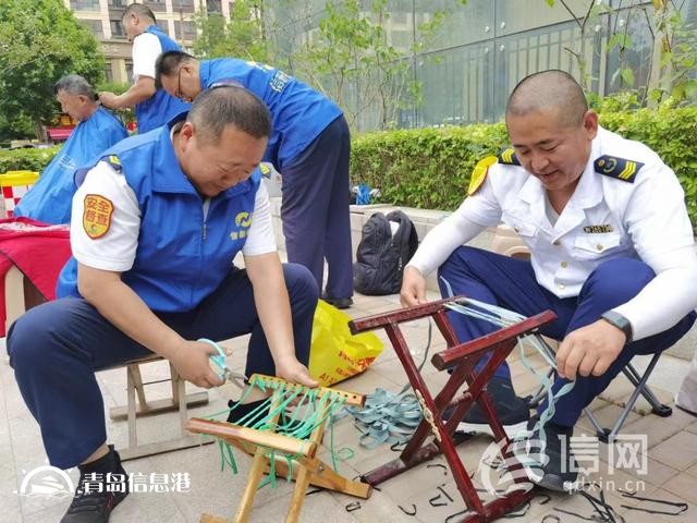 信新相映走進(jìn)錦苑社區(qū) 志愿者磨刀、維修鍋具樣樣在行