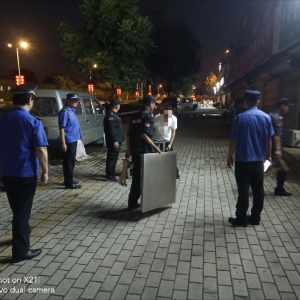 鳳臺執(zhí)法中隊持續(xù)強化夜間餐飲及流動攤販整治工作