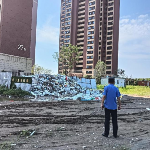 多渠道開展建筑垃圾查處行動 還居民碧海藍天