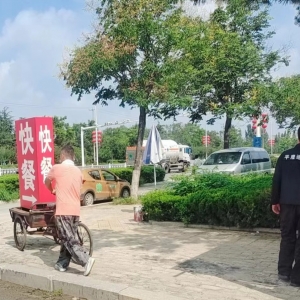 同和執(zhí)法巡查嚴整治，規(guī)范廣告招牌煥新顏