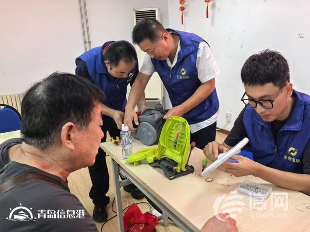 信新相映走進(jìn)金水路社區(qū) 志愿者不斷“轉(zhuǎn)場(chǎng)”連續(xù)參加兩場(chǎng)活動(dòng)