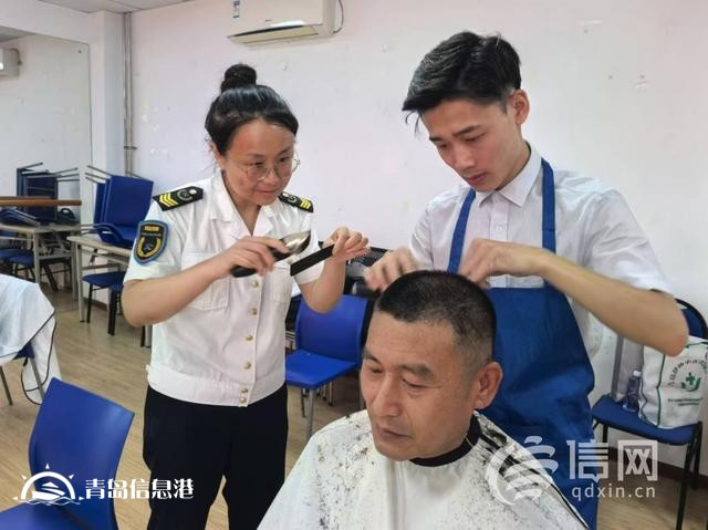 信新相映走進(jìn)金水路社區(qū) 志愿者不斷“轉(zhuǎn)場(chǎng)”連續(xù)參加兩場(chǎng)活動(dòng)
