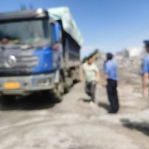 李園街道綜合行政執(zhí)法中隊：渣土車輛嚴管控 揚塵治理不放松 ...