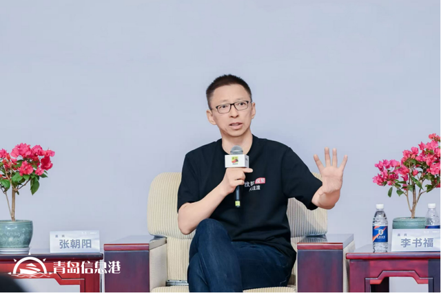 張朝陽對話李書福：企業(yè)的真正價值不止利潤，更關(guān)乎社會責(zé)任