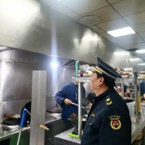 強化餐飲油煙整治提升—助推大氣污染防治攻堅