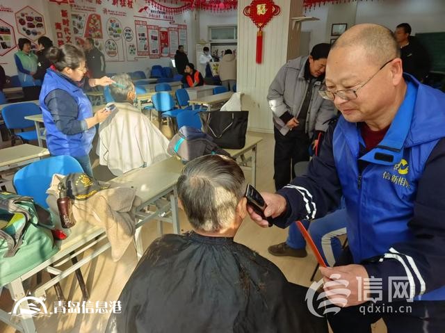 信新相映走進海口路社區(qū) 磨刀工具再升級便民效率大提升