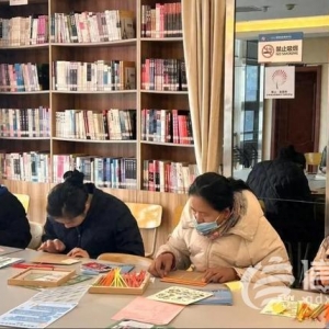 金家?guī)X街道大埠東社區(qū)組織舉辦竹編畫手工DIY活動