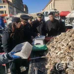 城陽區(qū)市場監(jiān)管局深入農(nóng)村大集 護航春節(jié)市場計量公平