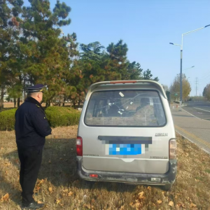 嚴(yán)查占綠停車，背街小巷也不行！