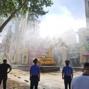 群策群力，攻堅克難，積極拆除違法建筑
