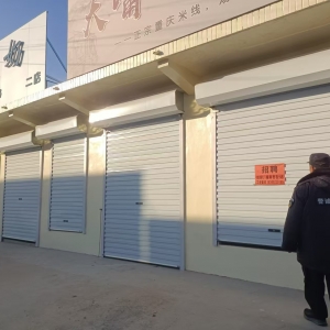 清理亂貼亂涂小廣告，營(yíng)造潔凈有序城鎮(zhèn)環(huán)境