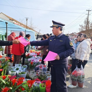 古峴鎮(zhèn)綜合行政執(zhí)法中隊(duì)：垃圾分類普法宣傳走進(jìn)古峴大集