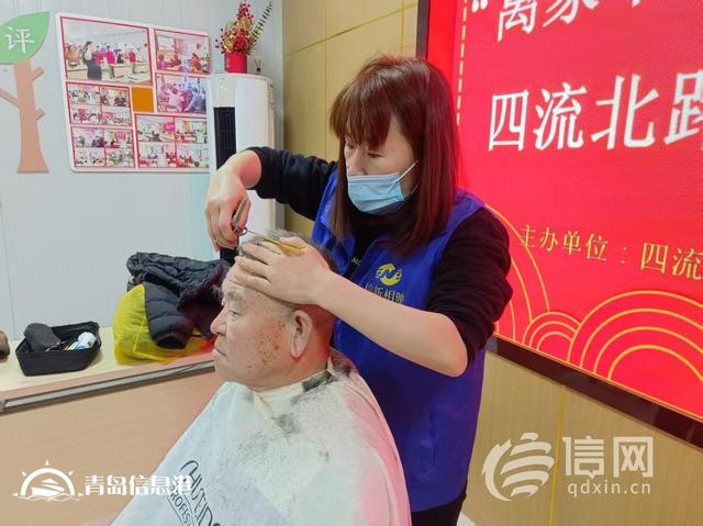 信新相映走進(jìn)四流北路社區(qū) 志愿新面孔“理”出社區(qū)新溫度