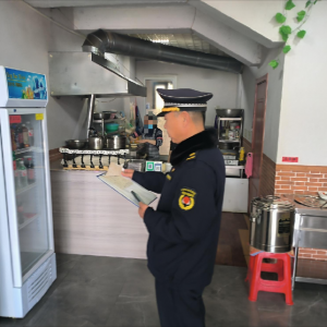 平度市鳳臺執(zhí)法中隊：油煙治理不松懈 為藍天白云“加碼”