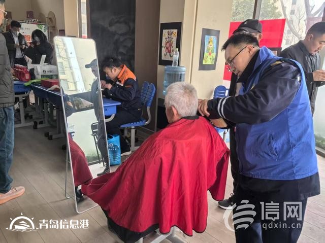 ?臺柳路社區(qū)開展“紅柳情”便民小專場活動 磨刀服務(wù)又添“新”力
