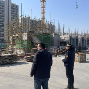 平度市鳳臺(tái)執(zhí)法中隊(duì)嚴(yán)管工地 多舉措守護(hù)轄區(qū)環(huán)境質(zhì)量