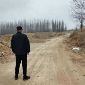 平度市東閣街道執(zhí)法中隊對隨意傾倒建筑垃圾說“不”，改善轄區(qū)環(huán)境 ...