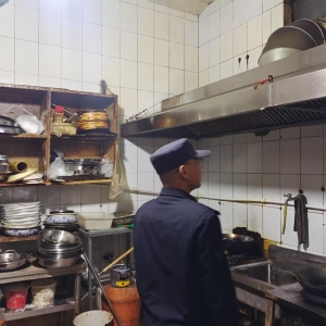 同和中隊(duì)：“信用+執(zhí)法”守護(hù)城市“煙火氣”， 凈化餐飲“油煙味” ...