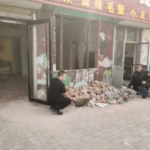李園街道綜合行政執(zhí)法中隊開展集中整治擅自占用城市道路行為 ...