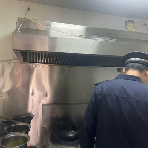 平度市鳳臺執(zhí)法中隊：以“繡花功夫”推進餐飲油煙治理