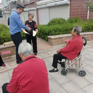 李園街道綜合行政執(zhí)法中隊(duì)雙管齊下，加大市政道路整治