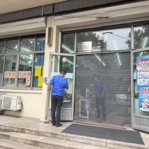 不懼高溫，勇戰(zhàn)酷暑—平度市綜合行政執(zhí)法局經濟開發(fā)區(qū)中隊黨支部多措并舉開展市容精細 ...